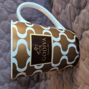 Godiva Chocolate Belgium 1926 Gold And White Coffee Mug